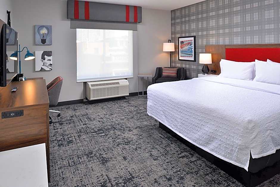 Hampton Inn By Hilton & Suites Greensboro Downtown, NC