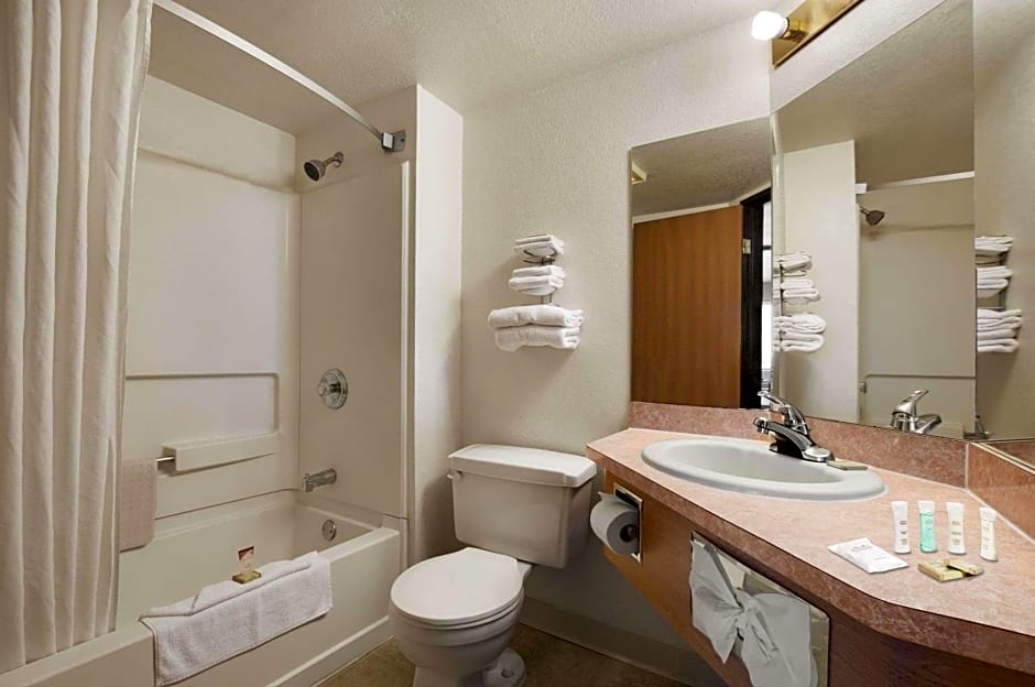 Super 8 by Wyndham Austin North/University Area
