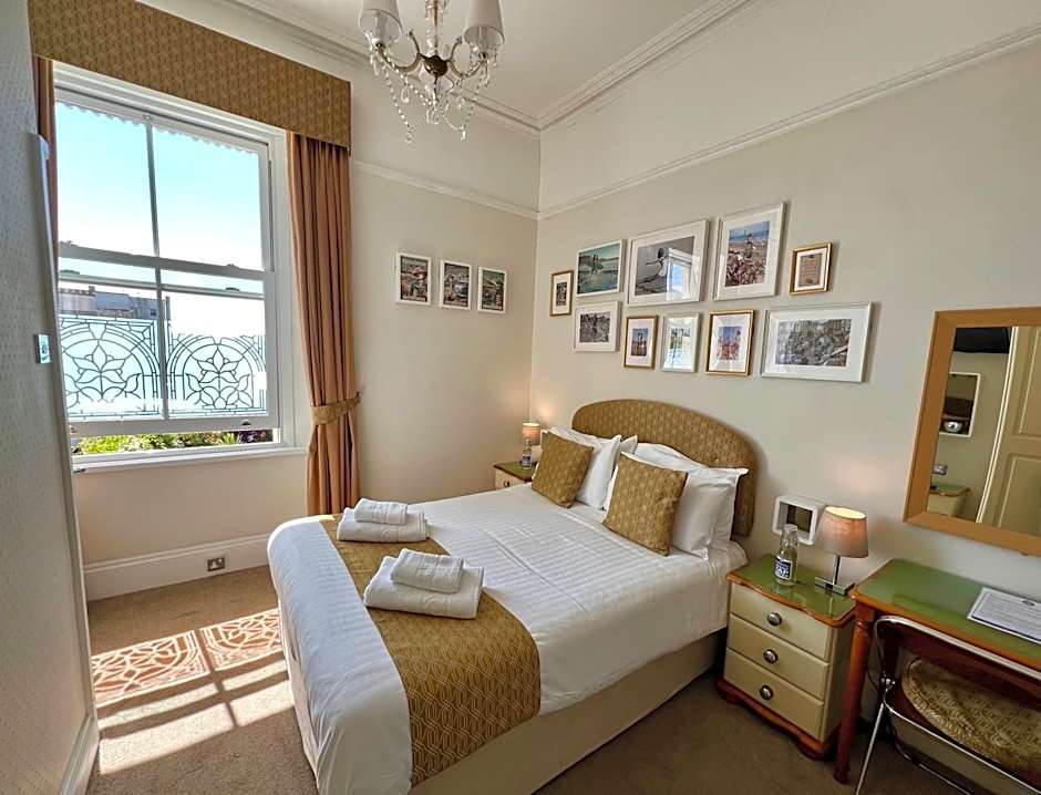 Riviera Lodge Hotel