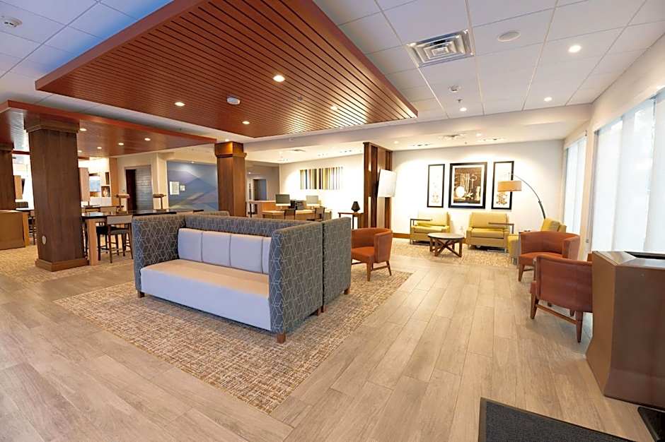 Holiday Inn Express & Suites Dayton East - Beavercreek by IHG