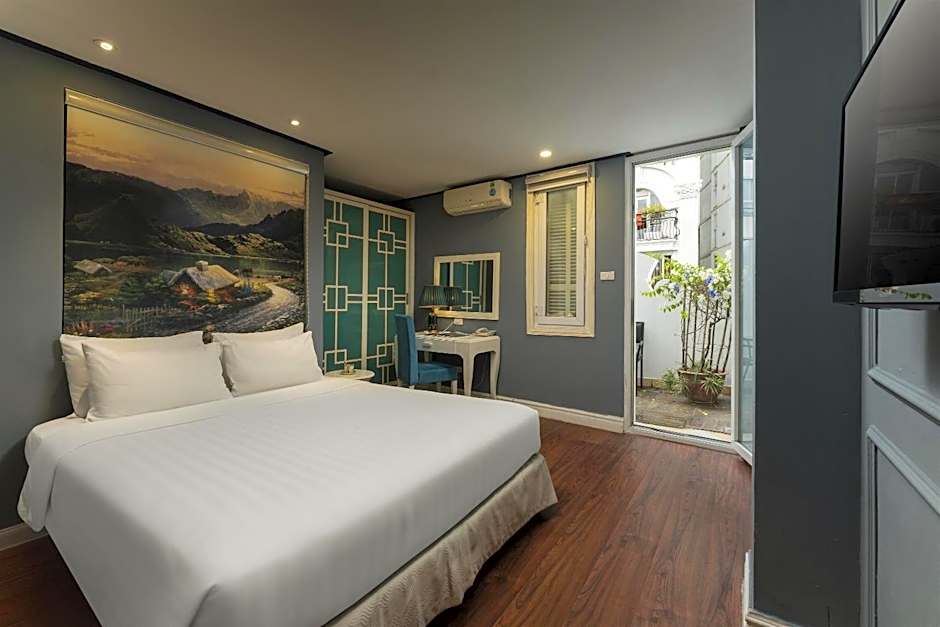 Photo 1 of 6 of Family Suite