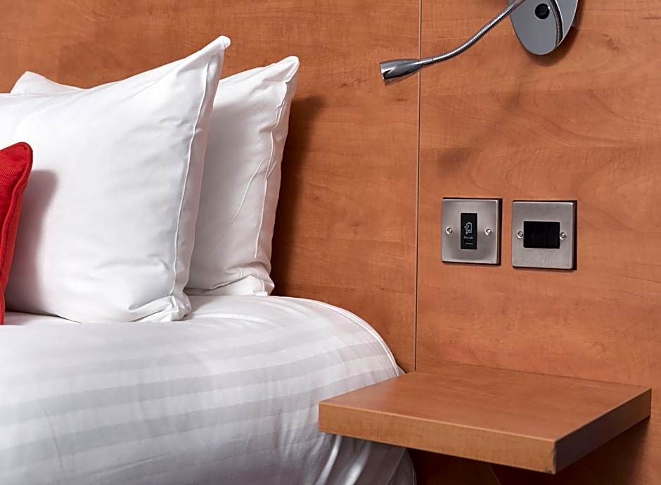 Holiday Inn Express Birmingham Star City By IHG