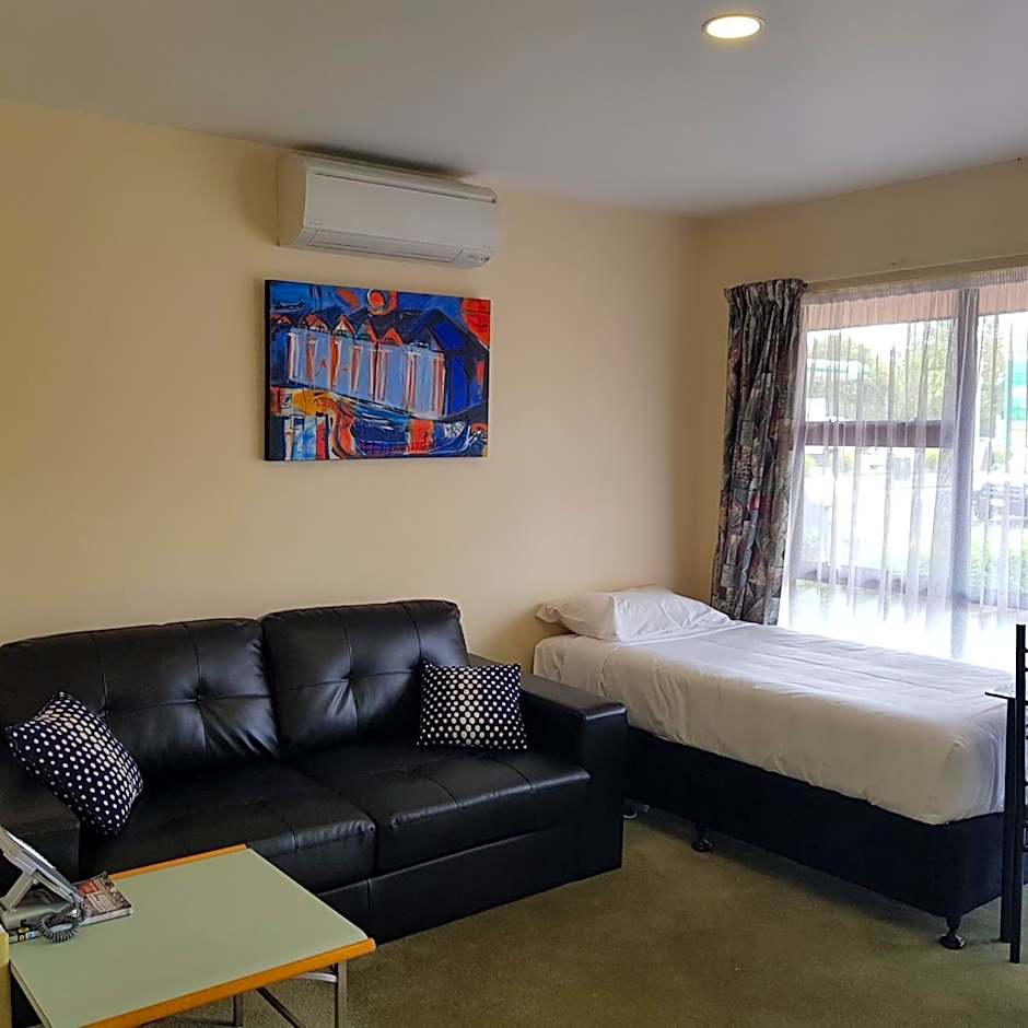 Pavilion Motel & Conference Centre