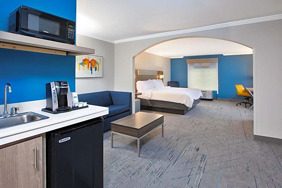 Holiday Inn Express Hotel & Suites - Sumter By IHG