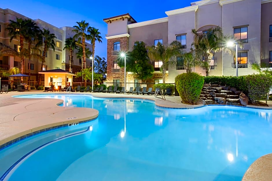 Holiday Inn Express Hotel & Suites Phoenix-Glendale