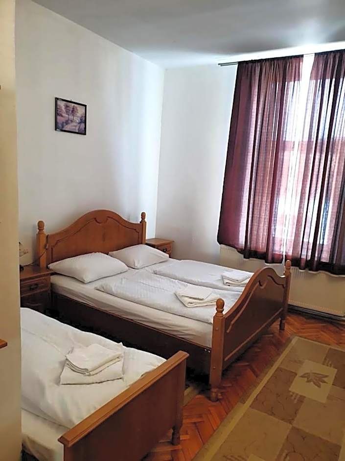 HOTEL MARION