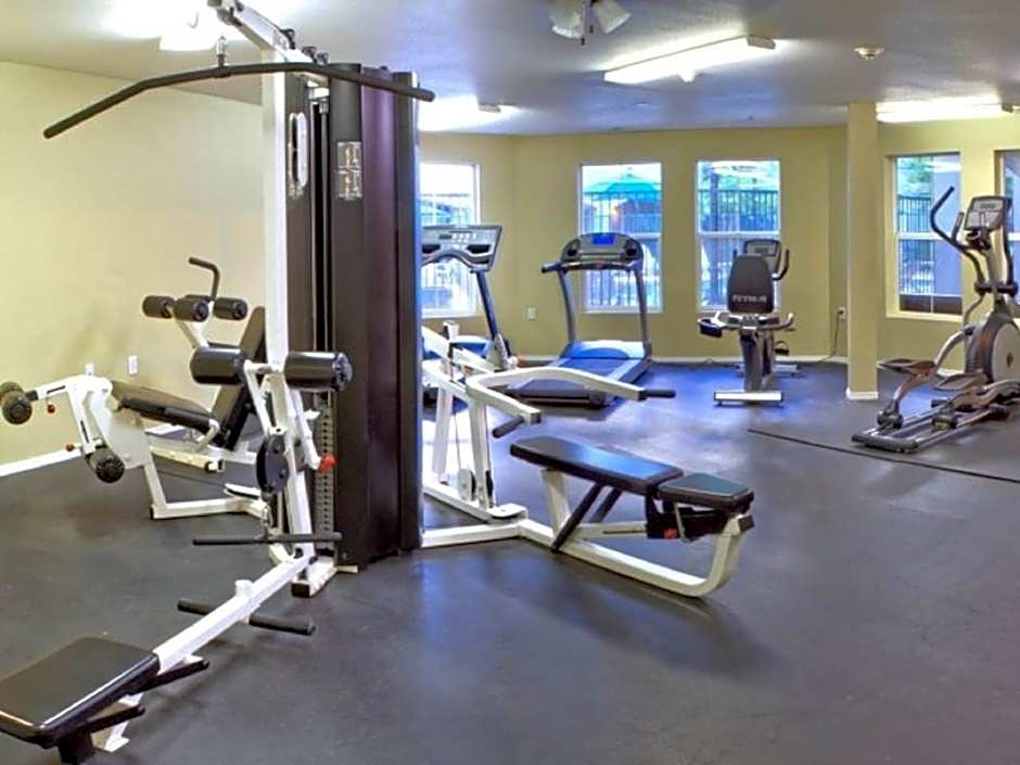 Deluxe Downtown Condo Close to Everything!