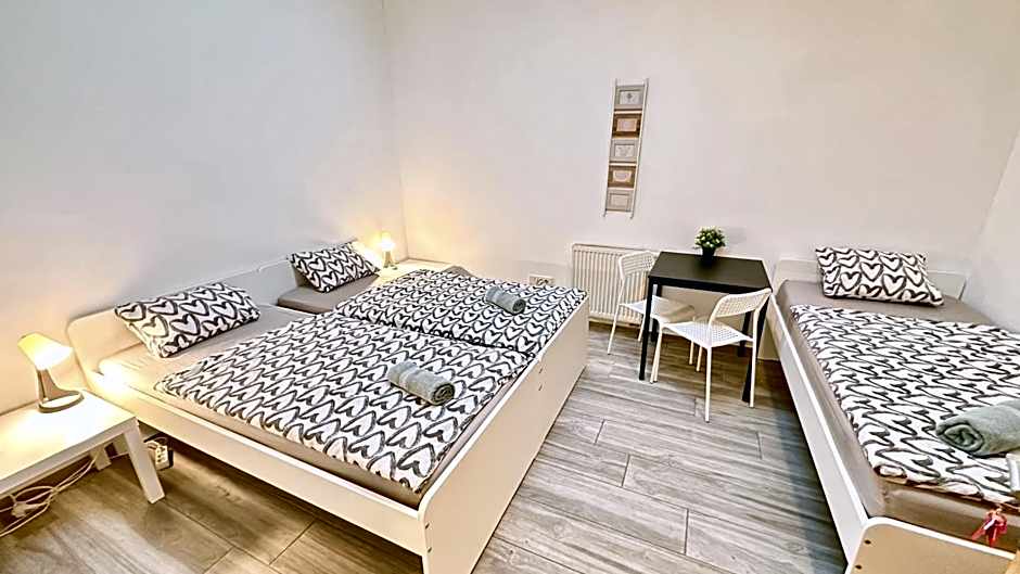 Center Station ROOMS