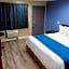 Travelodge by Wyndham Clearlake