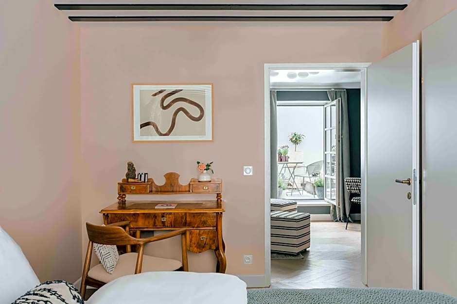 Clemonte Hotel - Your Reception-less Boutique Hideaway