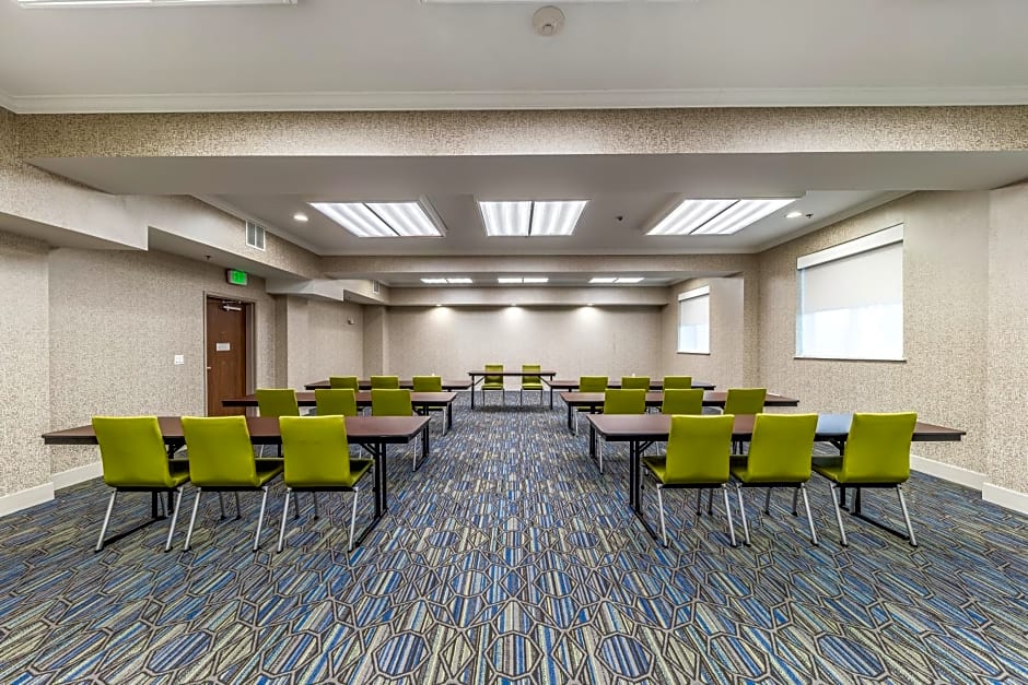 Holiday Inn Express & Suites Fort Worth - Fossil Creek, an IHG Hotel