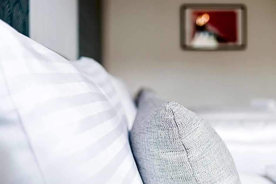 Best Western Plus Celebrity Suites
