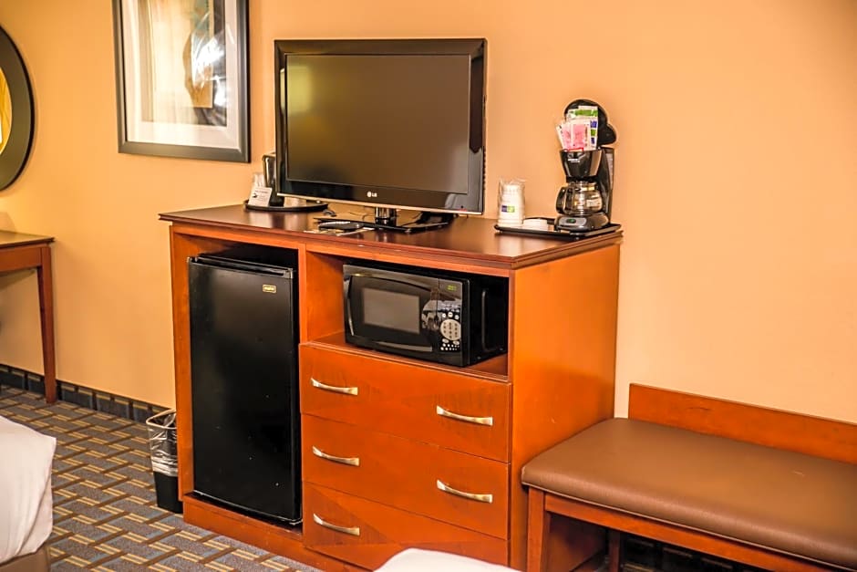 Holiday Inn Express Hotel & Suites Cocoa Beach, an IHG Hotel