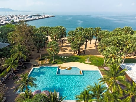 Ravindra Beach Resort & Spa