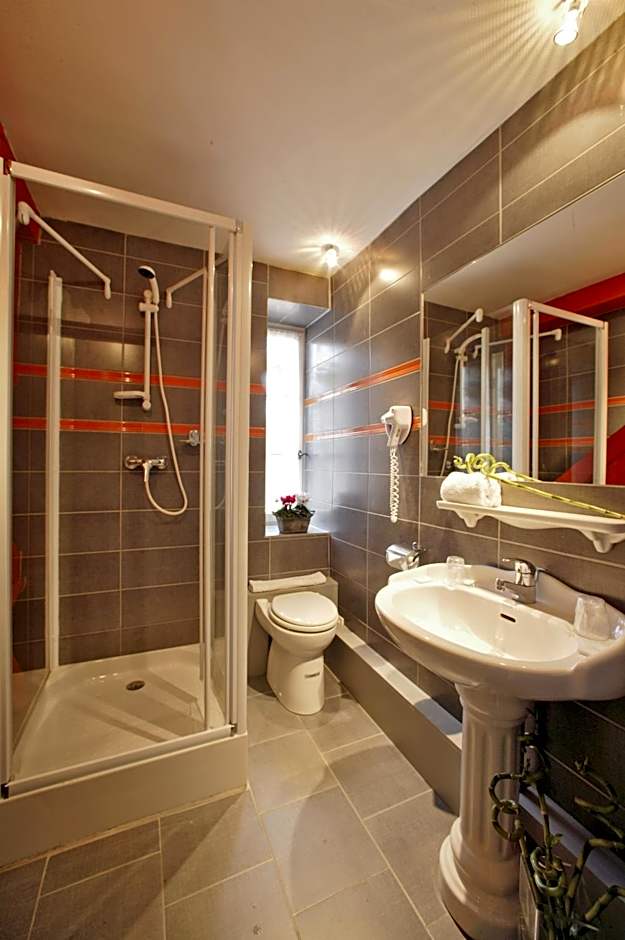Hostellerie du Passeur - Hôtel & Restaurant - Climatisation et Piscine chauffée
