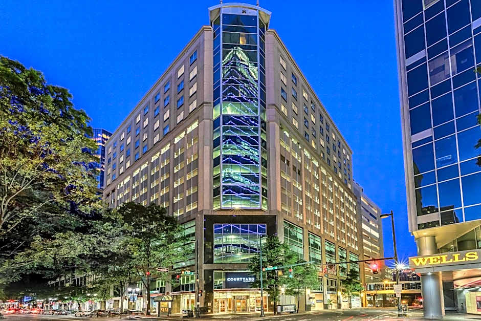 Courtyard by Marriott Charlotte City Center