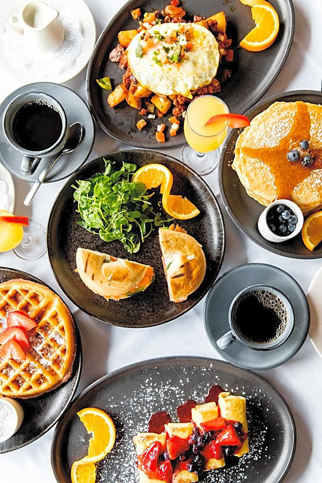 The Drake Oak Brook, Autograph Hotels