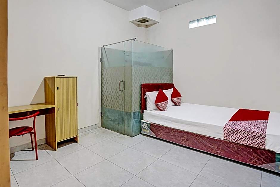 OYO Life 92190 Arya Guest House