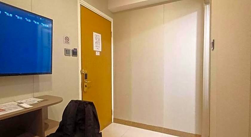 Holiday Hotel