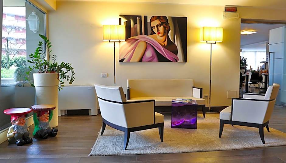 Regal Hotel & Residence