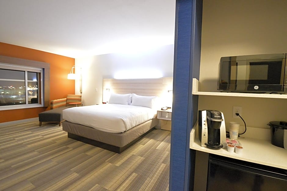 Holiday Inn Express & Suites Toledo South - Perrysburg By IHG