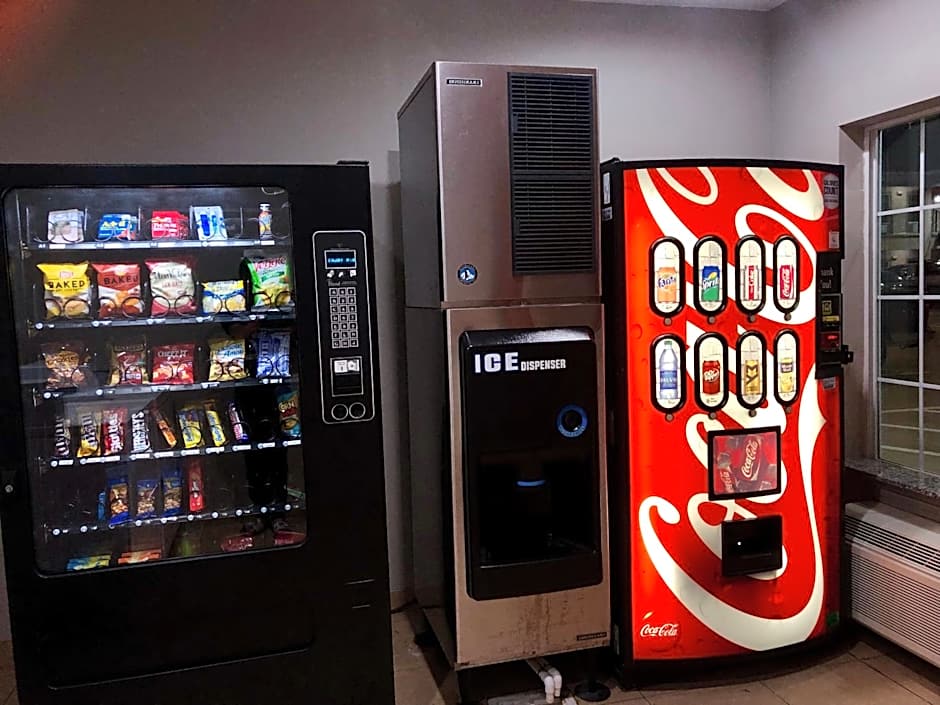 Catoosa Inn & Suites