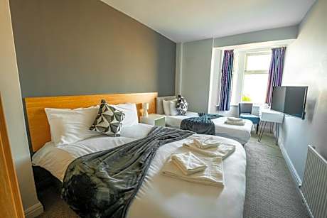 Triple Room with Sea View