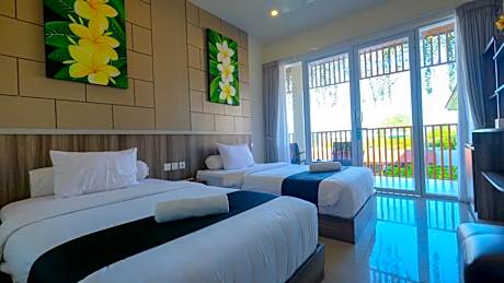 Deluxe Twin Room with Pool View