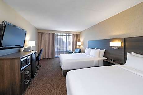 2 Queen Beds Nonsmoking