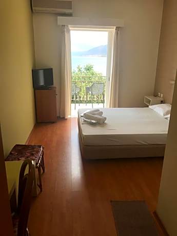 Double Room with Sea View Queen bed