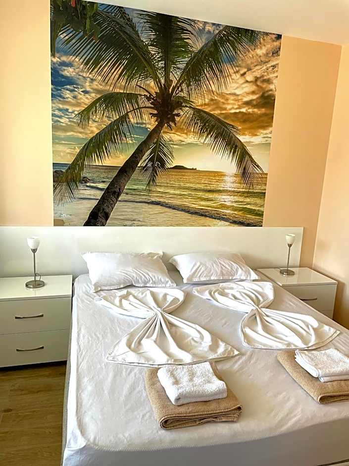 Palms Studio in Sozopol, with free parking