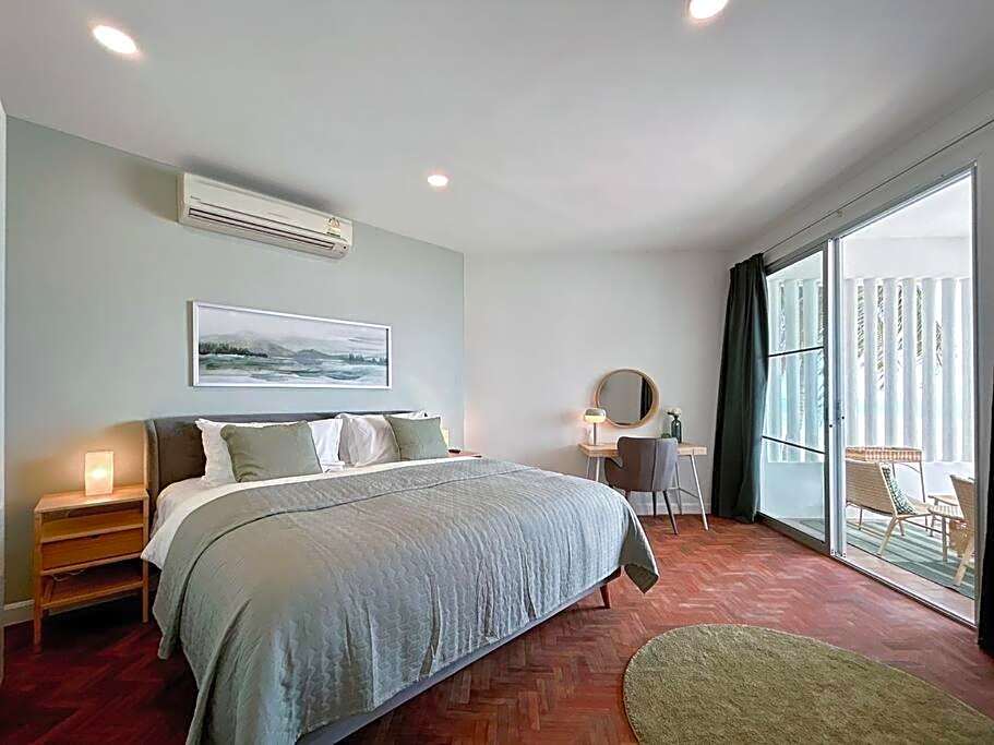 Seaview 2 bed in the heart of Hua Hin - BP2