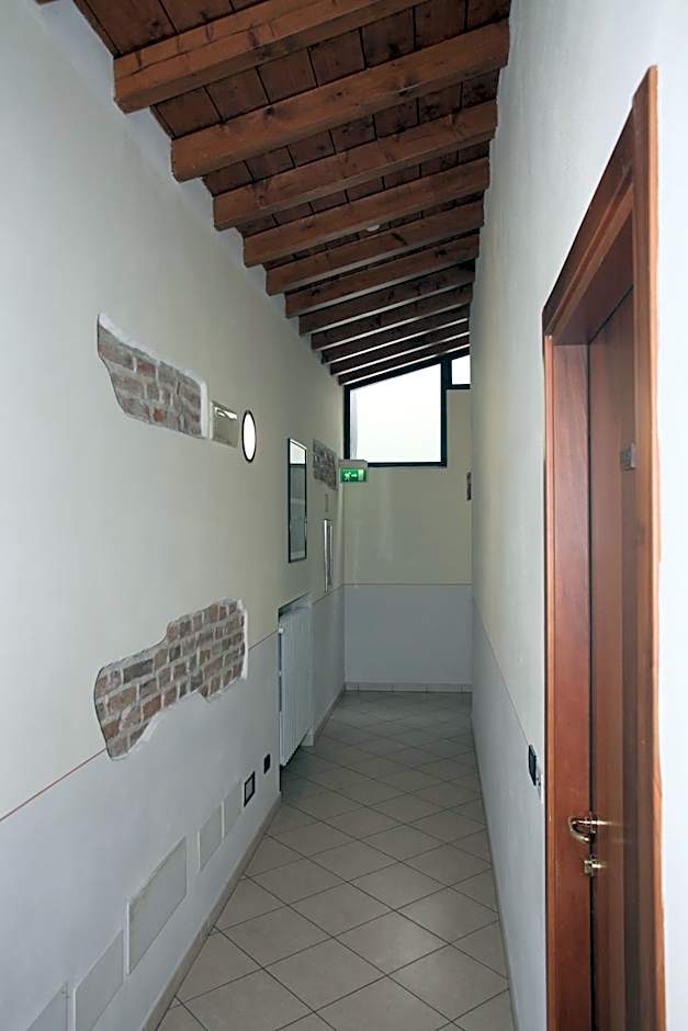 Hotel Mantegna Stazione, MantegnaHotels