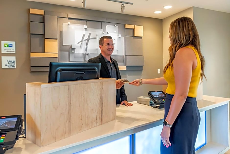 Holiday Inn Express & Suites St. Petersburg - Seminole Area By IHG