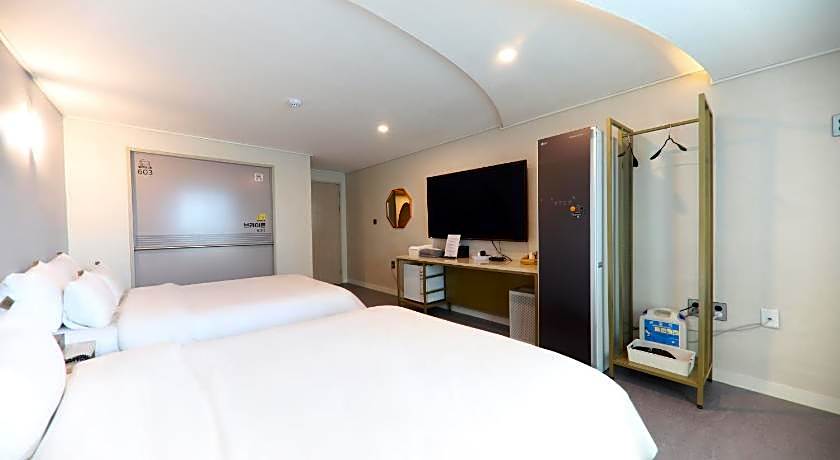 Brighten Hotel 
