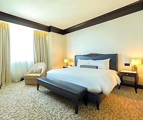 Executive Room King, Executive Lounge Access