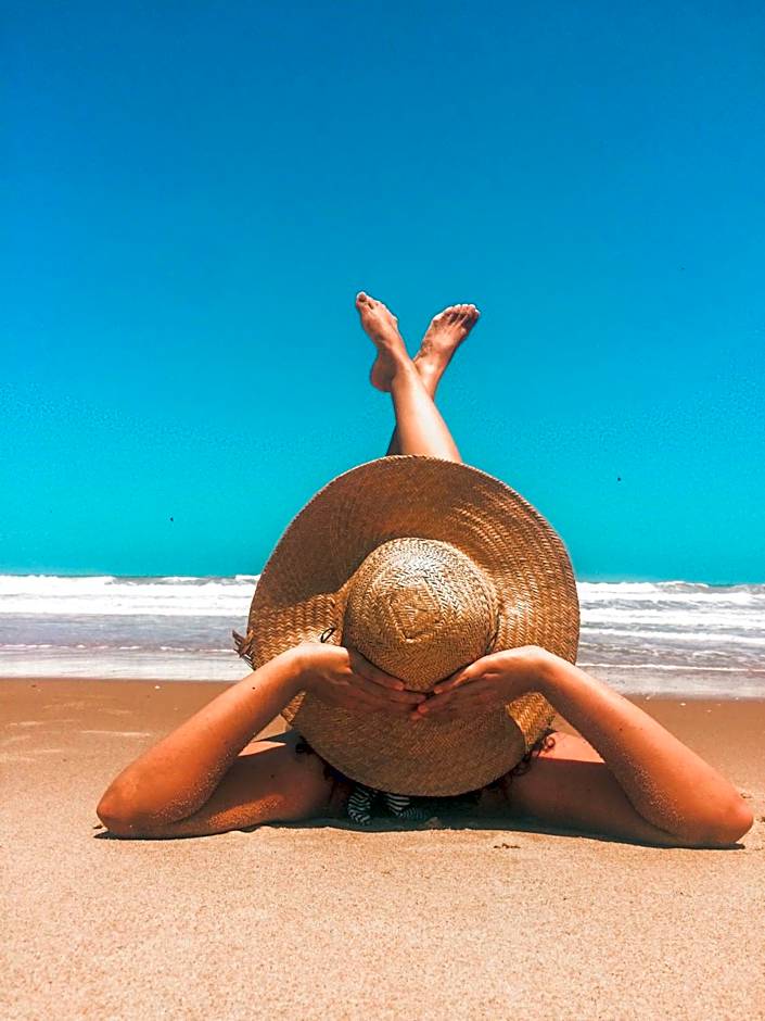 Magnolia Inn Extended Stay of Kingsland - New 2024 - Book a Kitchen Room - 12 Noon Check Out - Sleep In Late - Better Sleep - Ultra Sparkling - Pool open until until 4AM - Stay and Save Today - 24 Hour Front Desk - Premium Coffee Bar - Award Winning Inn