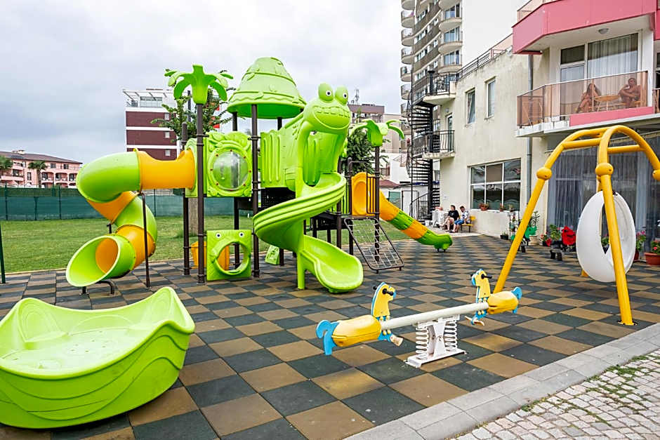 Flamingo Beach Hotel