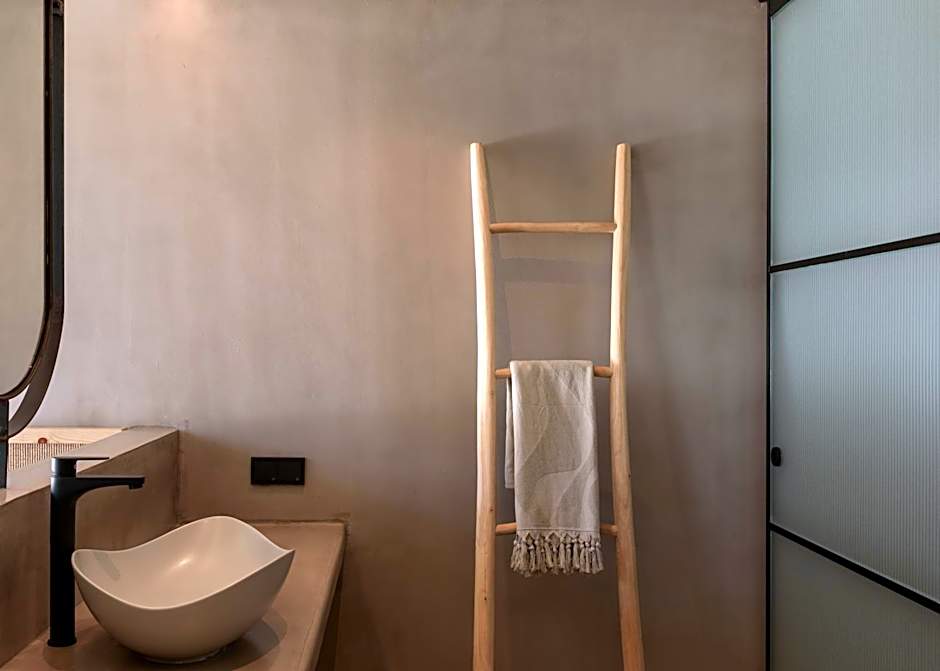 NERĒA Boutique Hotel