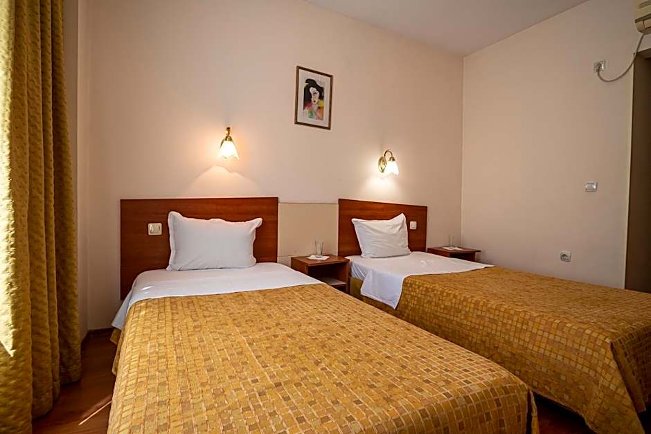 Primavera 2 Hotel