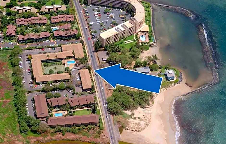 Modern Beachfront Studio: Full Kitchen & A/C