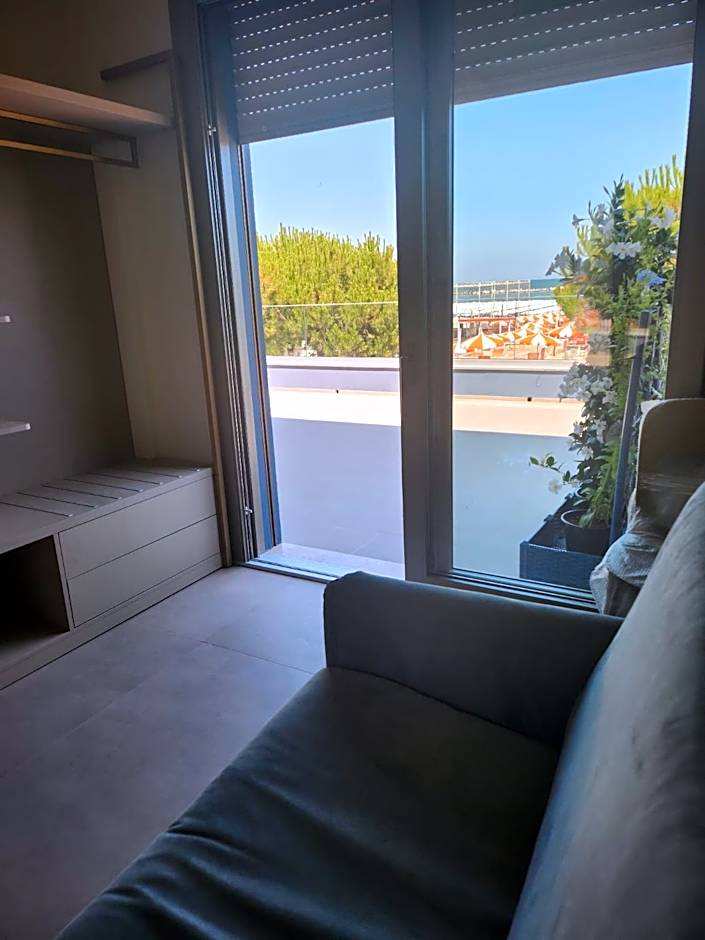 ELISABETTA Frontemare