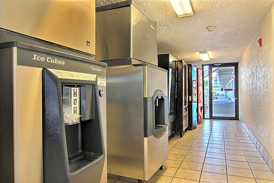 Motel 6-Amarillo, TX - Airport