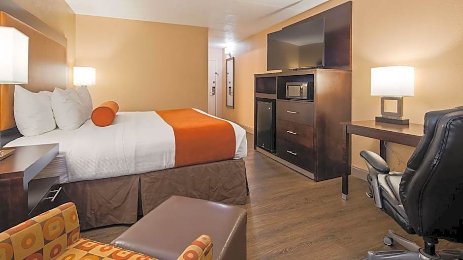 Best Western Crossroads Of The Bluffs