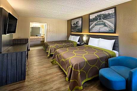 2 Double Beds Pet-Friendly Non-Smoking