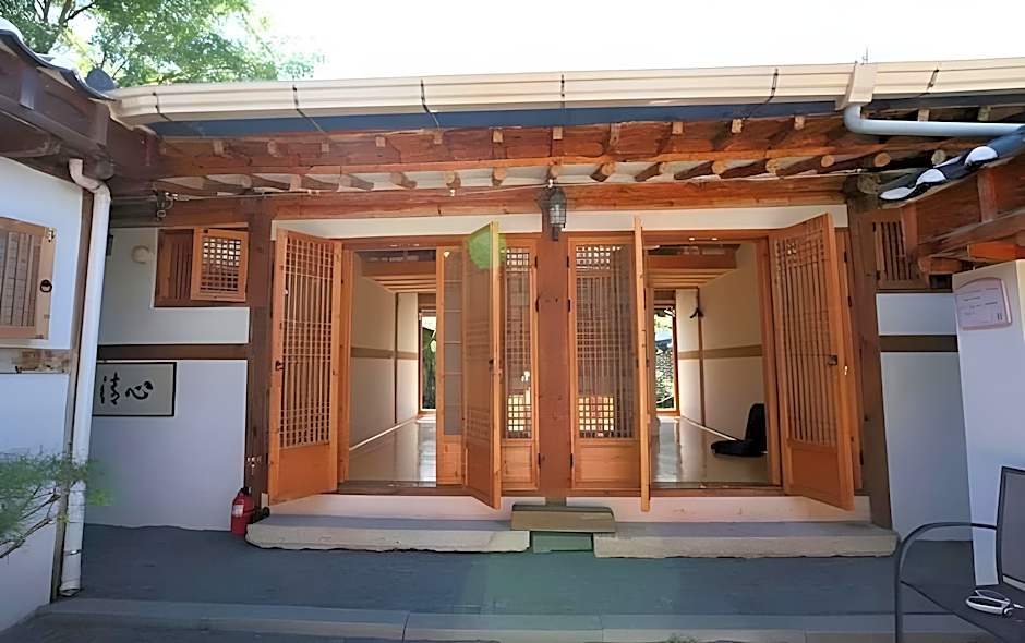 Gaeunchae Hanok Guesthouse Jeonju