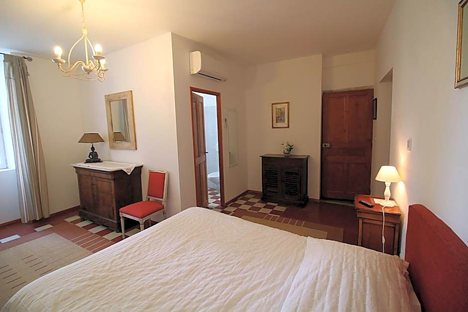 Logis Hôtel Restaurant Gîte La Bastide du Vébron
