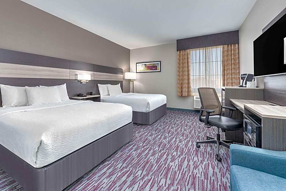 La Quinta Inn & Suites by Wyndham Allen At The Village