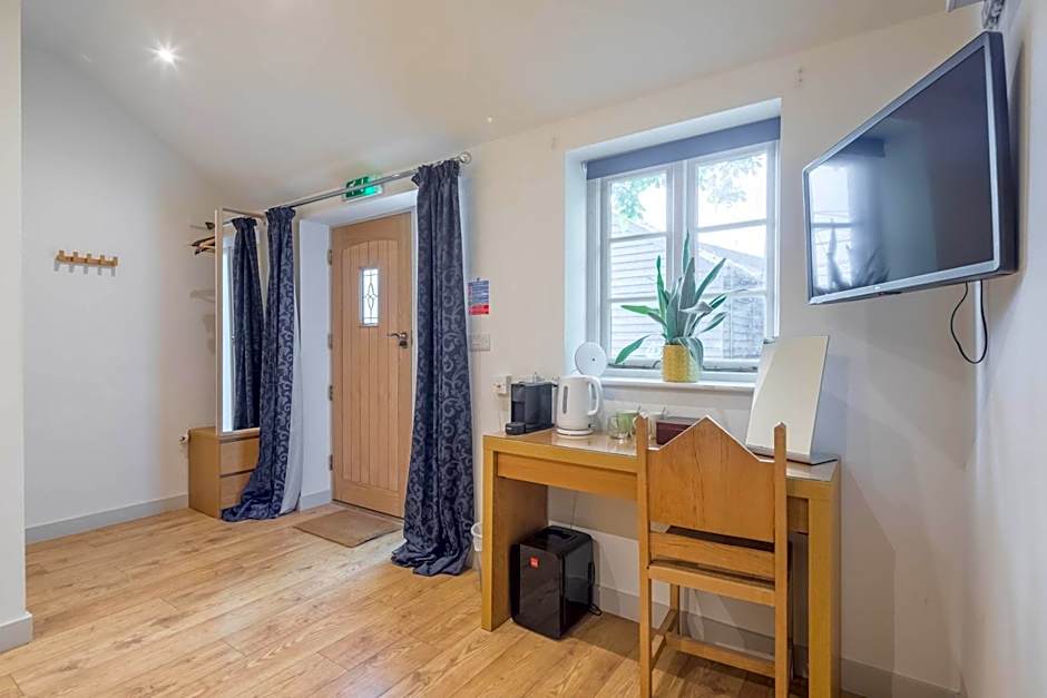 King Deluxe Ensuite with Courtyard View - Hawking