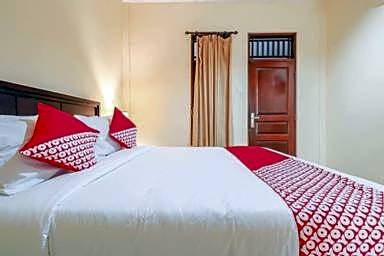 Miraa Guest House & Resto
